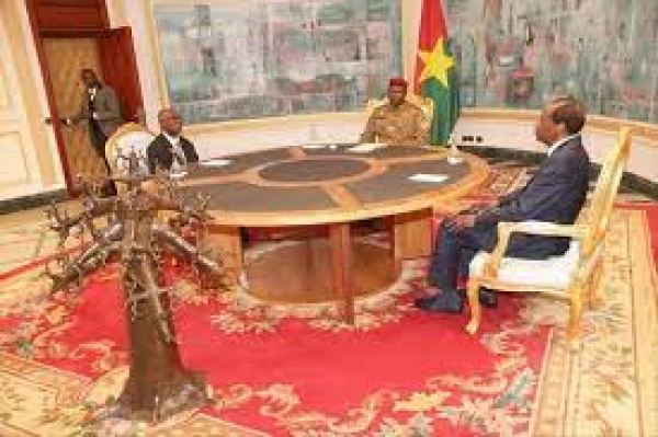 Burkina Faso : le Président de la transition cherche ses marques