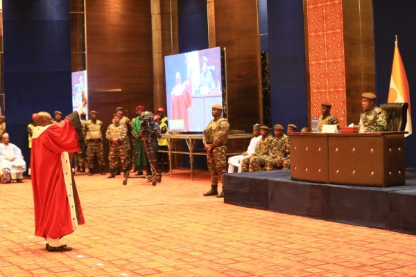 Le Président de la Cour d’Etat, Abdou Dan Galadima et ses collègues prêtent serment