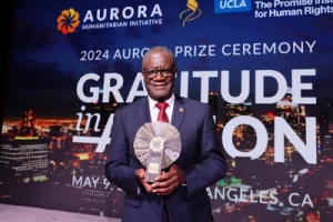 Le Dr Denis Mukwege, chirurgien gynécologique congolais et militant des droits de l’homme, a reçu le prix Aurora 2024