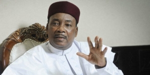 Campagne de dénigrement contre l’ancien Président du Niger : Pourquoi la France en veut à Issoufou Mahamadou?