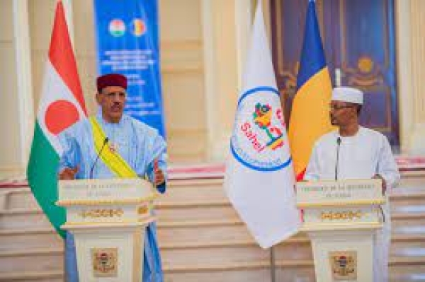 Visite de travail du Président Mohamed Bazoum au Tchad : Les relations entre N’Djamena et Niamey se renforcent