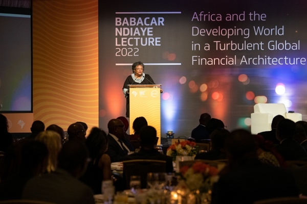 COMMUNIQUÉ DE PRESSE: Le Premier ministre de la Barbade appelle à un nouveau paradigme financier mondial qui soit équitable pour tous.
